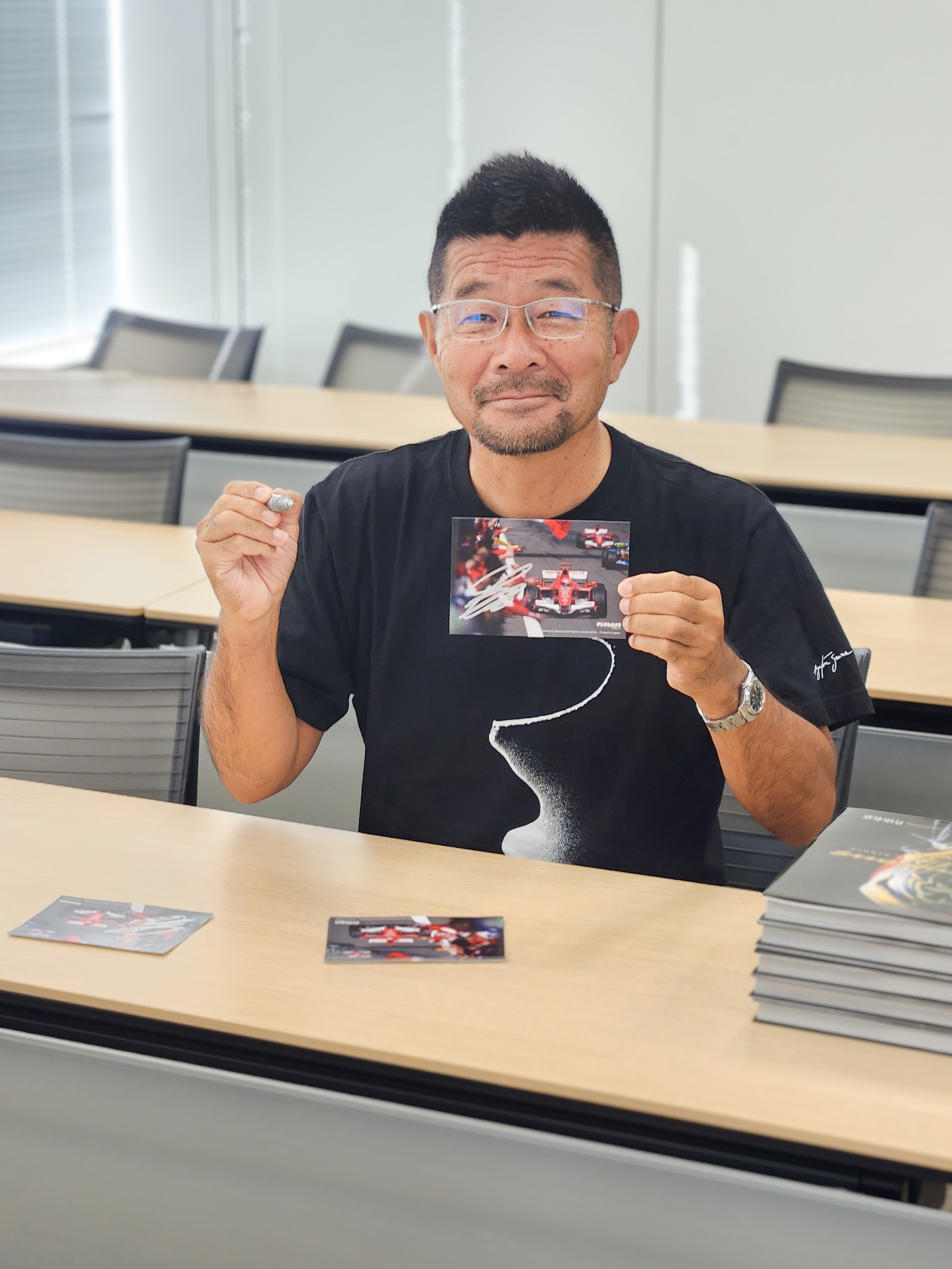 熱田護カメラマン直筆サイン入りオリジナルポストカード